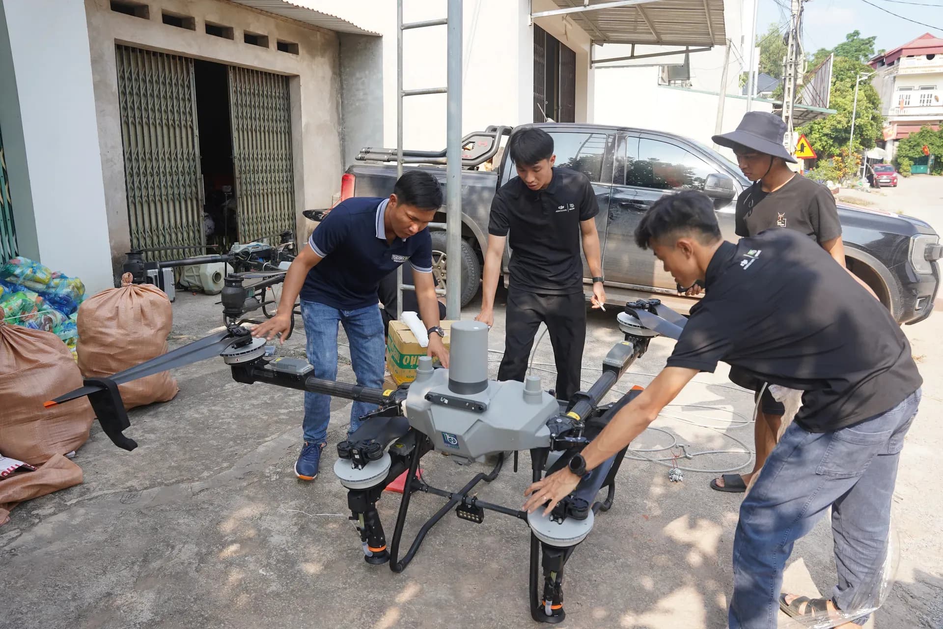 Chuẩn bị & lắp ráp thiết bị trước buổi bay